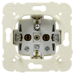 Zásuvka French type se zemnícím kolíkem 16A/250V